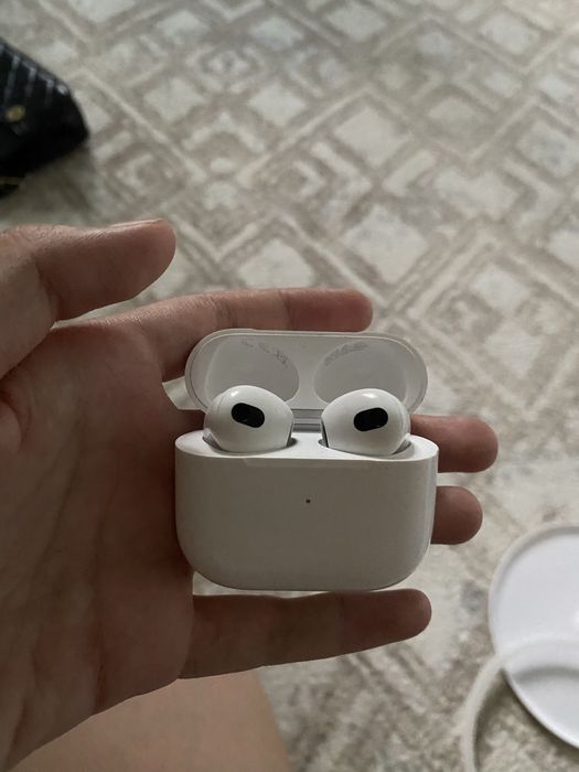 airpods 3 б/у купила 7 месяцев назад за 90 продаю за 30