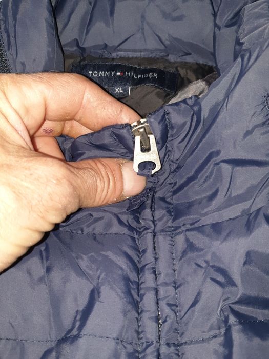 Елек Tommy Hifiger