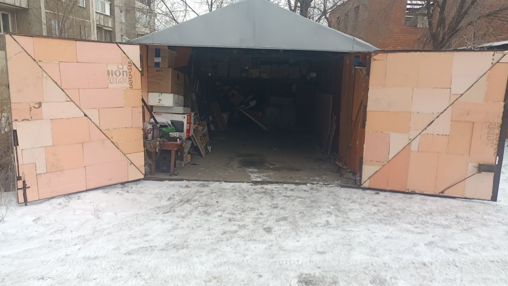 Продам металлический  гараж