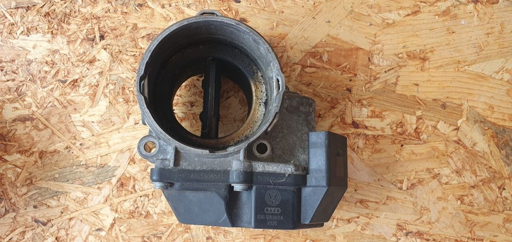 Clapetă accelerație Audi A4 B8 / Passat B6 B7 CC / Golf 5 6 7 / Octavia 2 3 / 04L128063P 03L128063 L Q J  03G128063F A motorizare 1.6 CAYC / 2.0 TDI