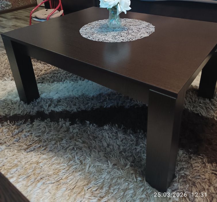 Продается журнальный столик.