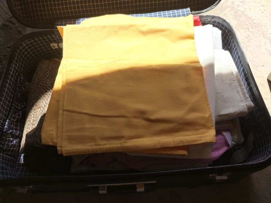 Полотенца, покрывало  на стену, пастельное