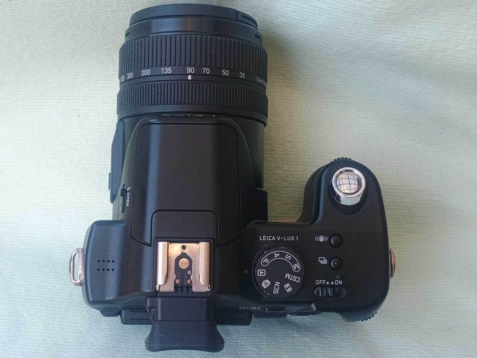 Leica V 1 Lux digital.