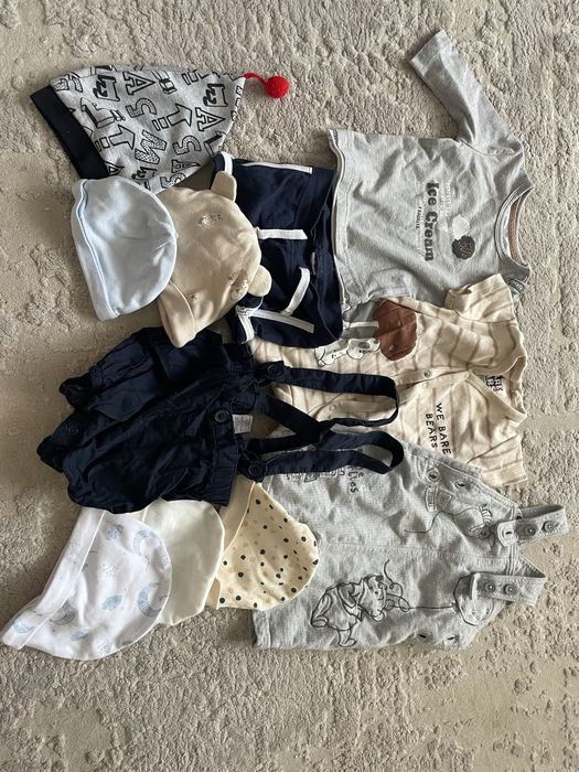 Lot haine bebe 0-3 luni , aproximativ 60 de articole