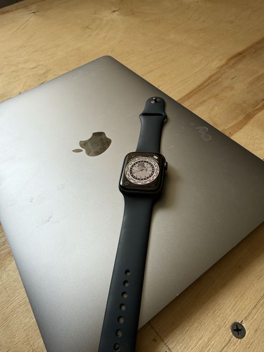 Apple Watch SE 44 мм