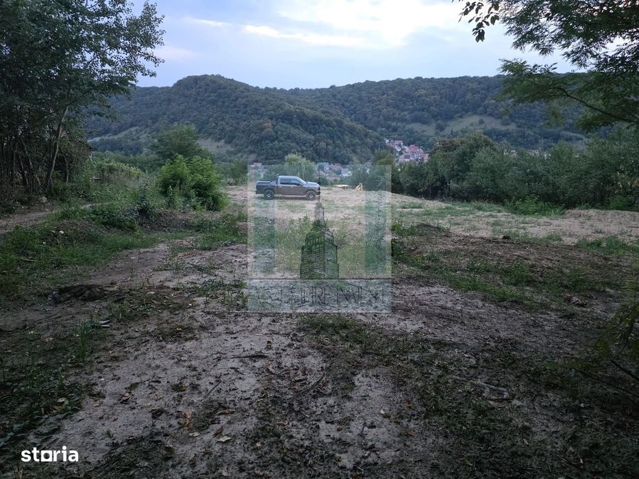 Teren intravilan de vanzare