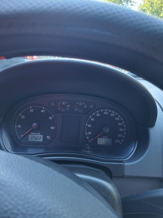 Se vinde Volkswagen POLO an 2008 motor 1.2 benzina manual