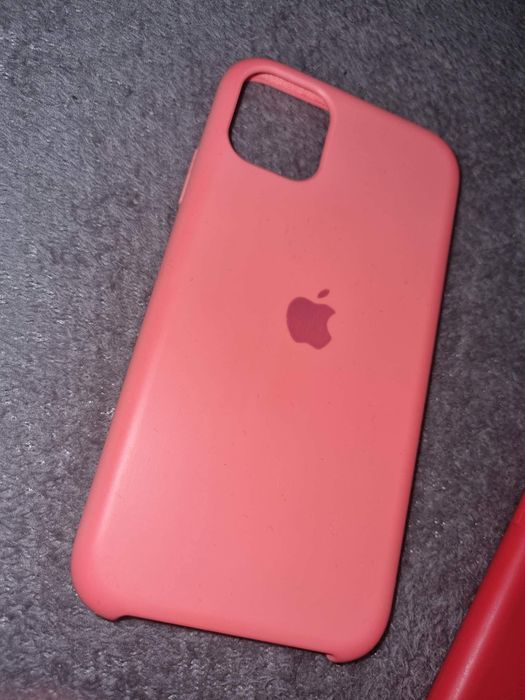 iPhone 11 256gb Черен + три оригинални калъфа