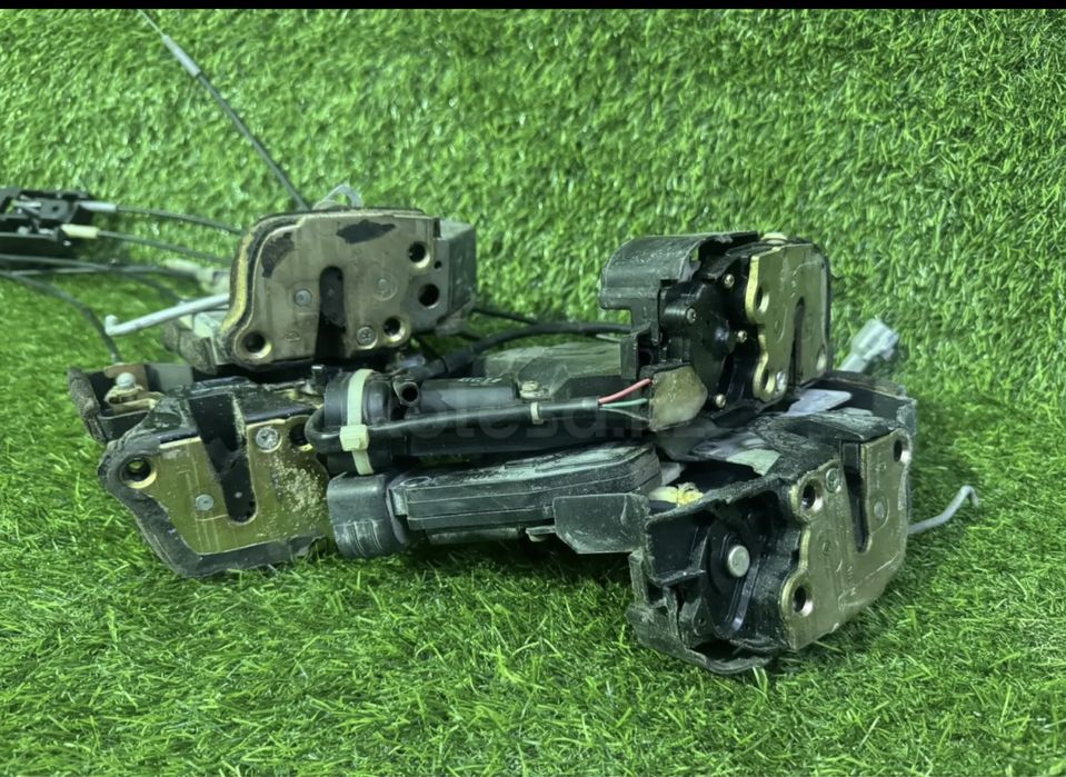 Замок двери TLC100/105/LX470