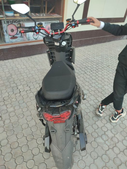 Скутер 2023 срочно сотилади 1200