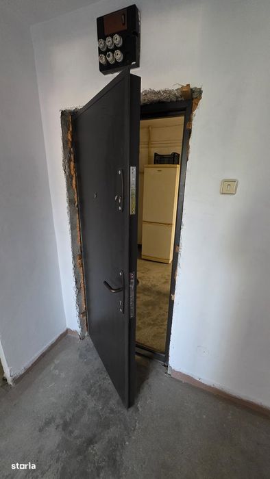 Vand ap cu 2 camere str. Bucuresti