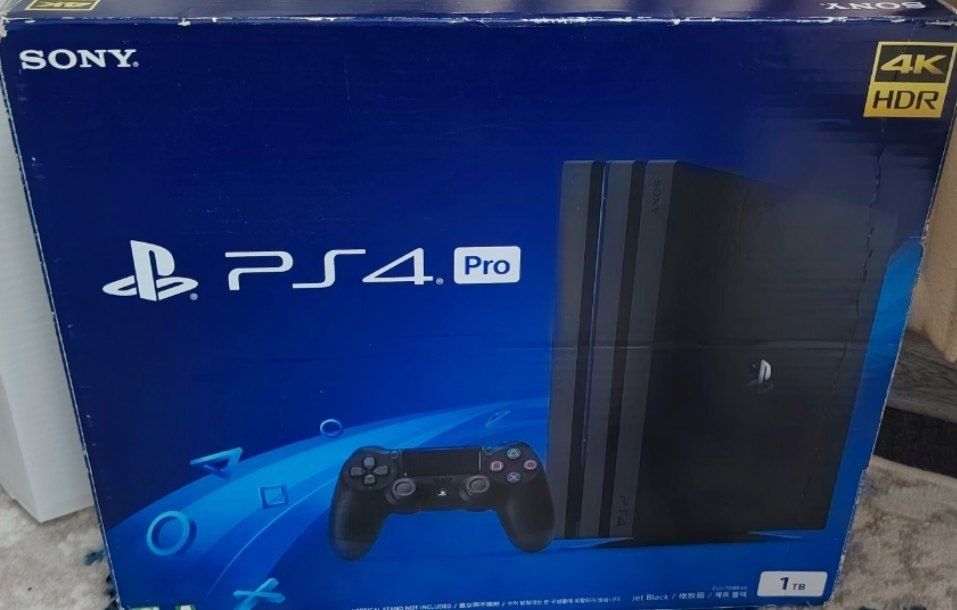 PlayStation 4-pro  1-TB   20-Games