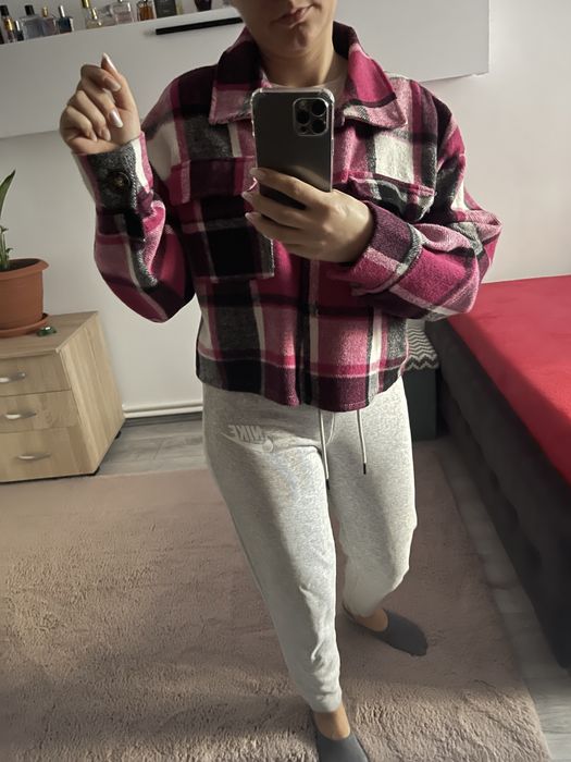 Camasa groasa noua fara eticheta.