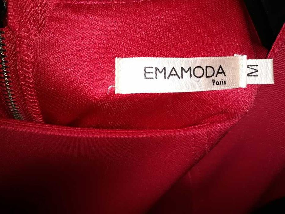 продавам рокля-червена