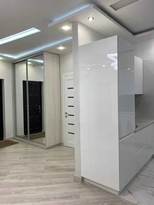Дава се под наем Двустаен апартамент в Варна, Левски - 66 кв.м за 400 € - Снимка #3