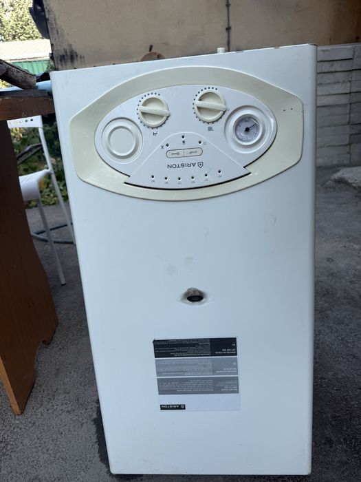 Продам газовый котел