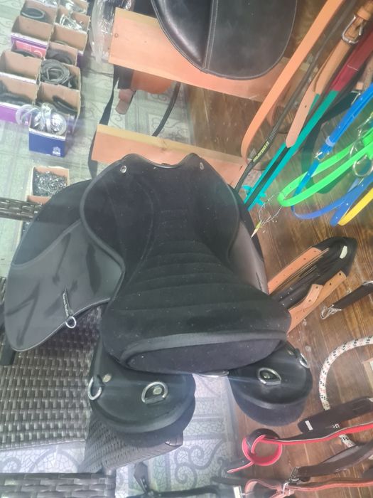 Продам седло новое производство ОАЭ