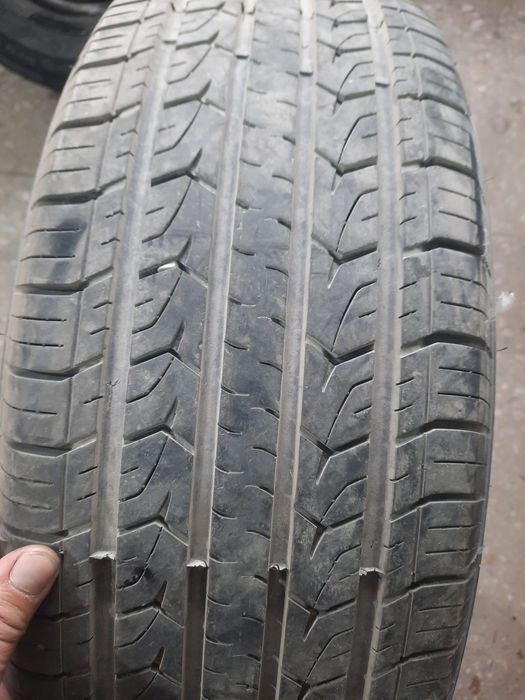 Продам резину 235/65/17