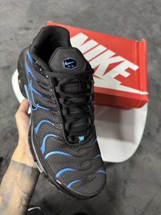 Nike Air Max Plus Black & University Blue