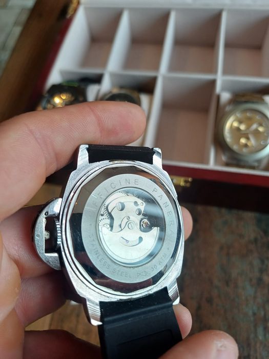 Продавам лот от часовници swatch, panerai, casio, poljot, parkside