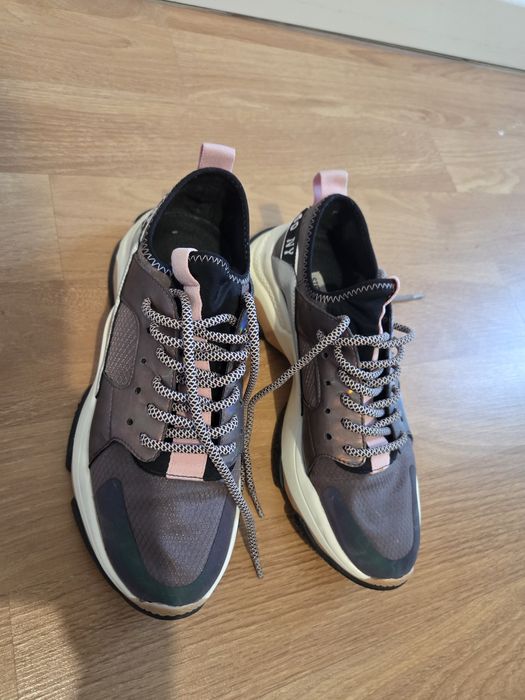 Adidasi Steve Madden nr 39