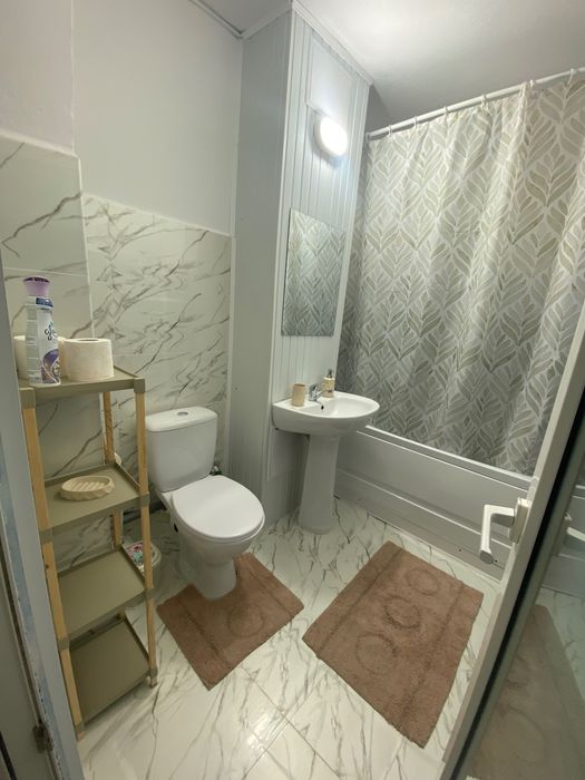 Vand apartament 2 camere semidecomandat Rosiori de vede