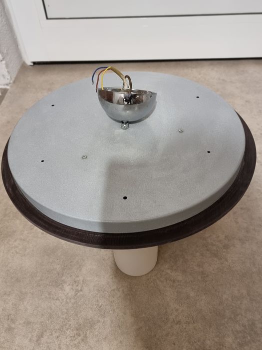 Полилей дърво и метал