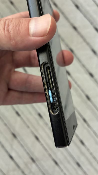 Sony XZ1 Compact 32 GB 4.6” дисплей Андроид 9 sd card