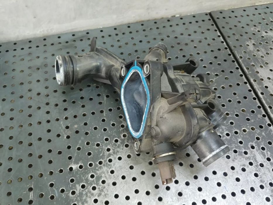 carcasa termostat 1.2 vti peugeot 208