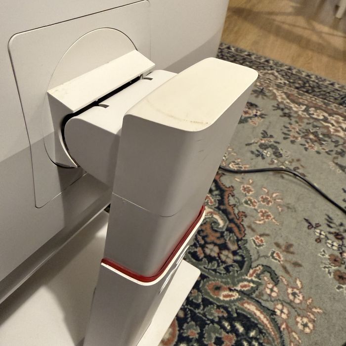 Продавам монитор Fujitsu