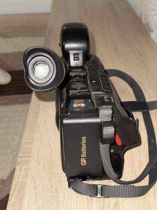 Ретро видеокамера Panasonic NV-G202 (VHS-C) с включена чанта