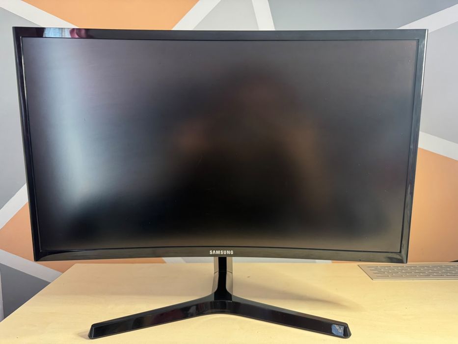 Monitor Samsung C24F396FHU – 24”, Full HD, curbat