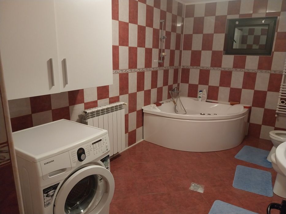Închiriez  casă la cheie