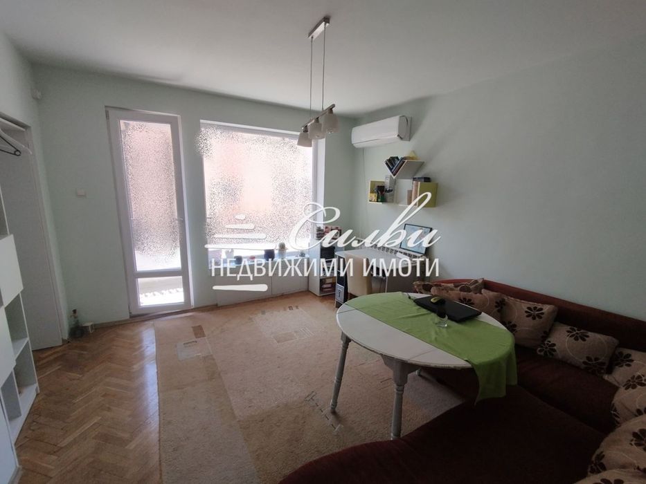 Обзаведен етаж къща -кв. Център