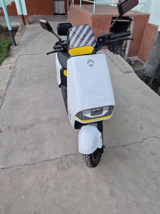 Elektra skutr sotiladi srochna bez prabek