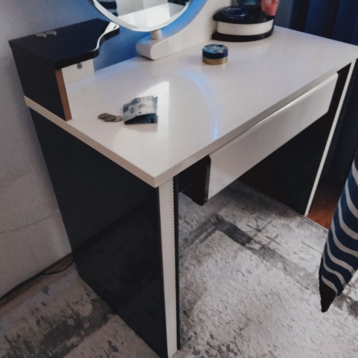 Комод зеркало почти новый