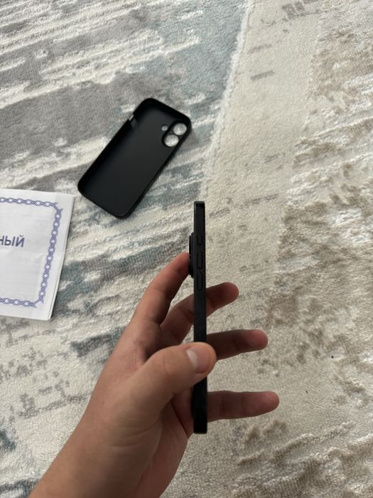 Продам IPhone 16