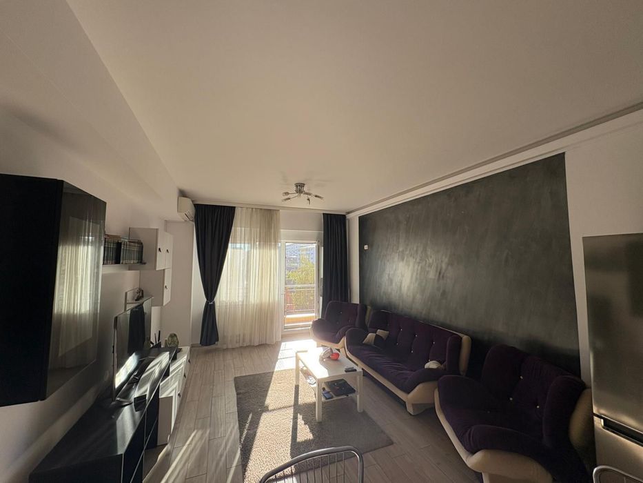 Apartament 2 camere vedere stradala