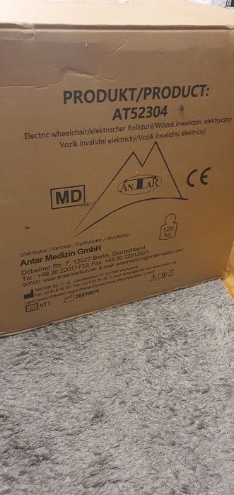 Vand scaun cu rotile electric AT52304