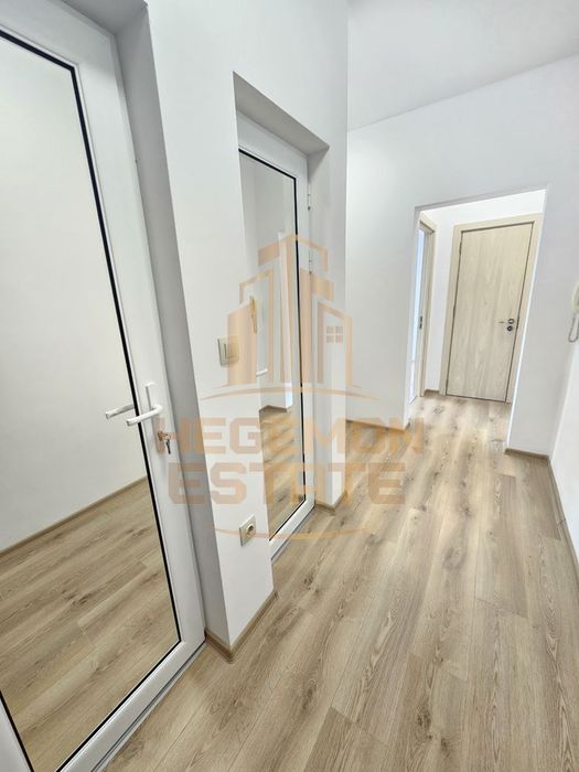 Продава се Тристаен апартамент в Варна, Възраждане 1 - 60 кв.м за 1274 €/кв.м - Снимка #12