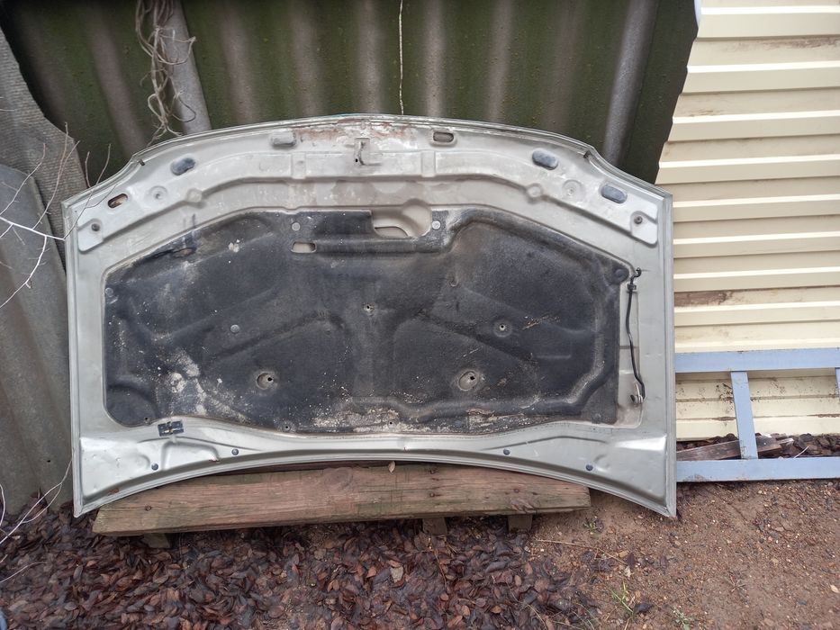 Капот и левый крыло на Ларгус