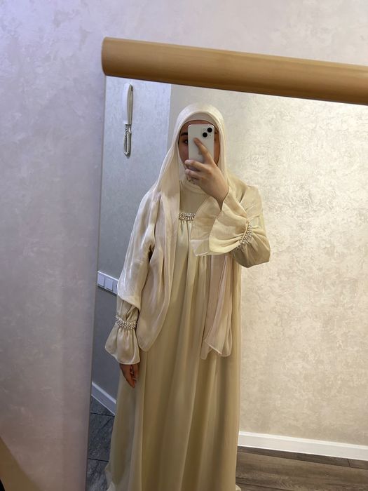 Платье с жемчугом