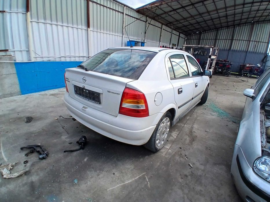 dezmembrez opel astra g