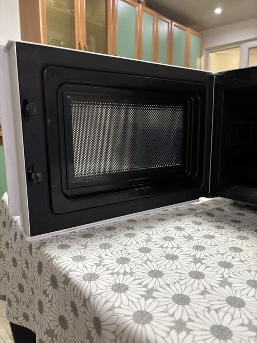 Микроволновая печь Midea