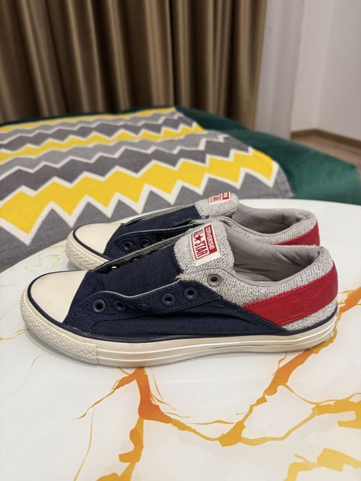 Converse - marimea 41.5 (26.5 cm) - stare foarte buna