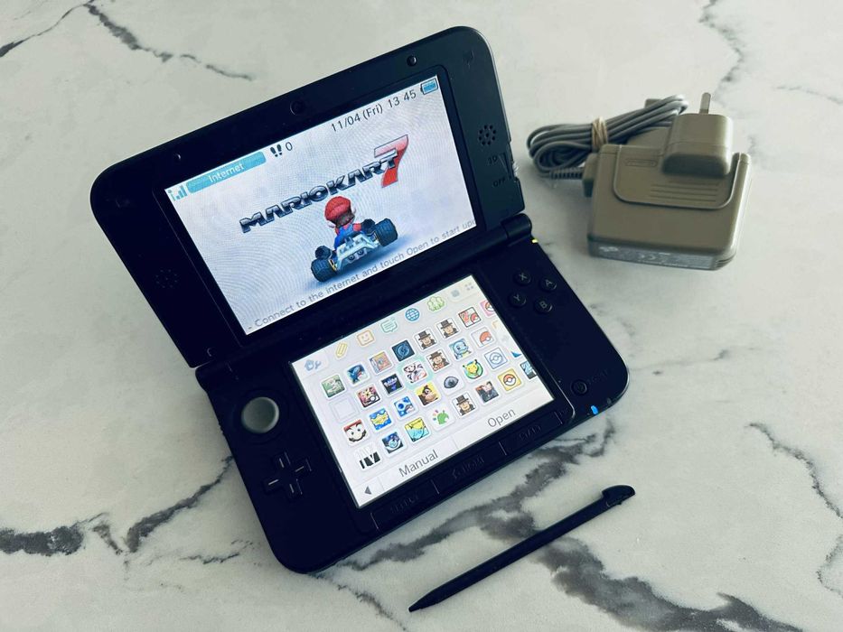 Nintendo 3DS XL Blue с 75 игри Pokemon Zelda Mario Нинтендо