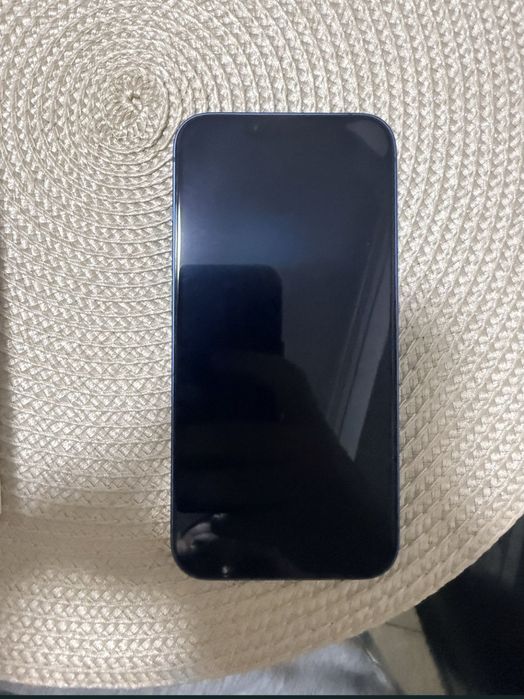 Vând iPhone 13 în stare perfecta