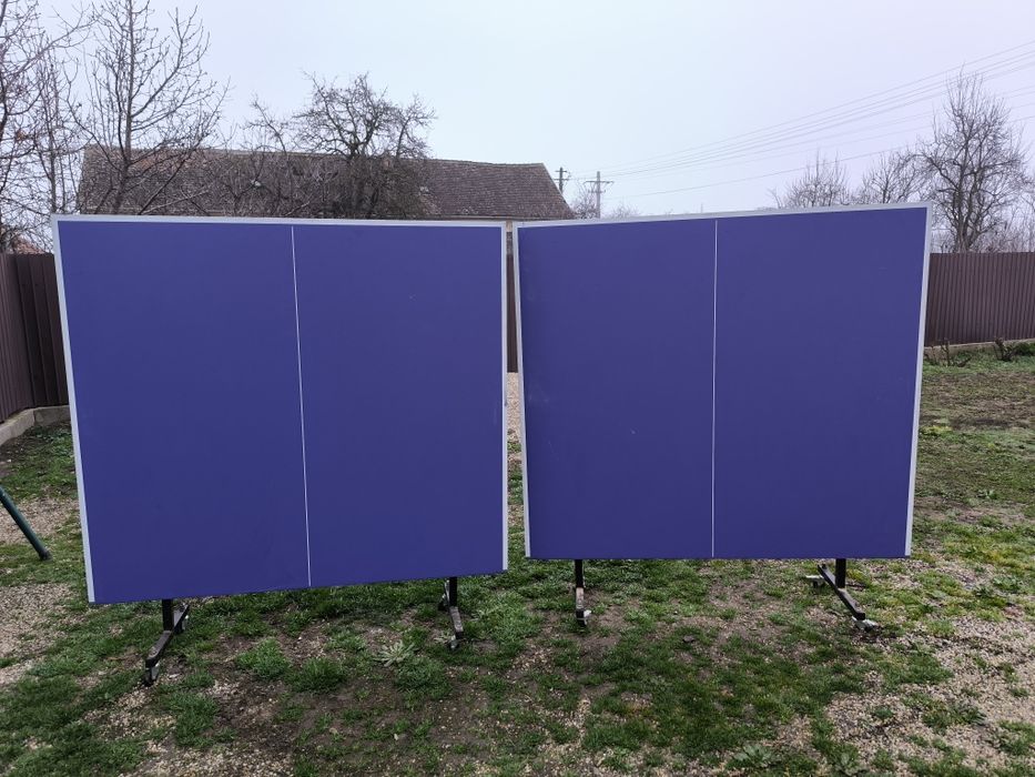 Vând masă de tenis