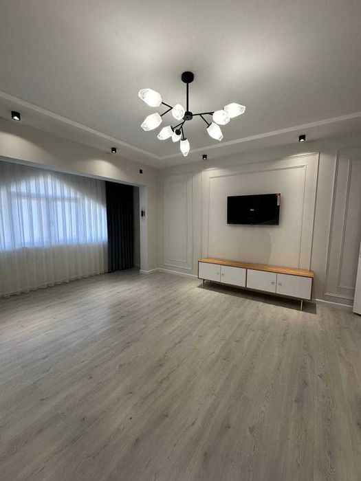 Продаётся квартира Юнусабад14 рядом метро Туркистон 2ком 64м2 ремонтом