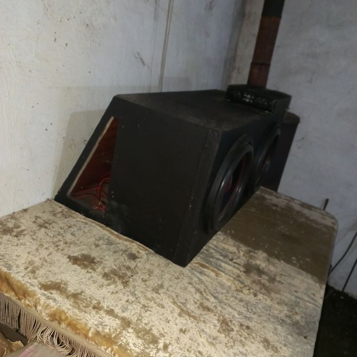 Продам сабвуфер с усилителем